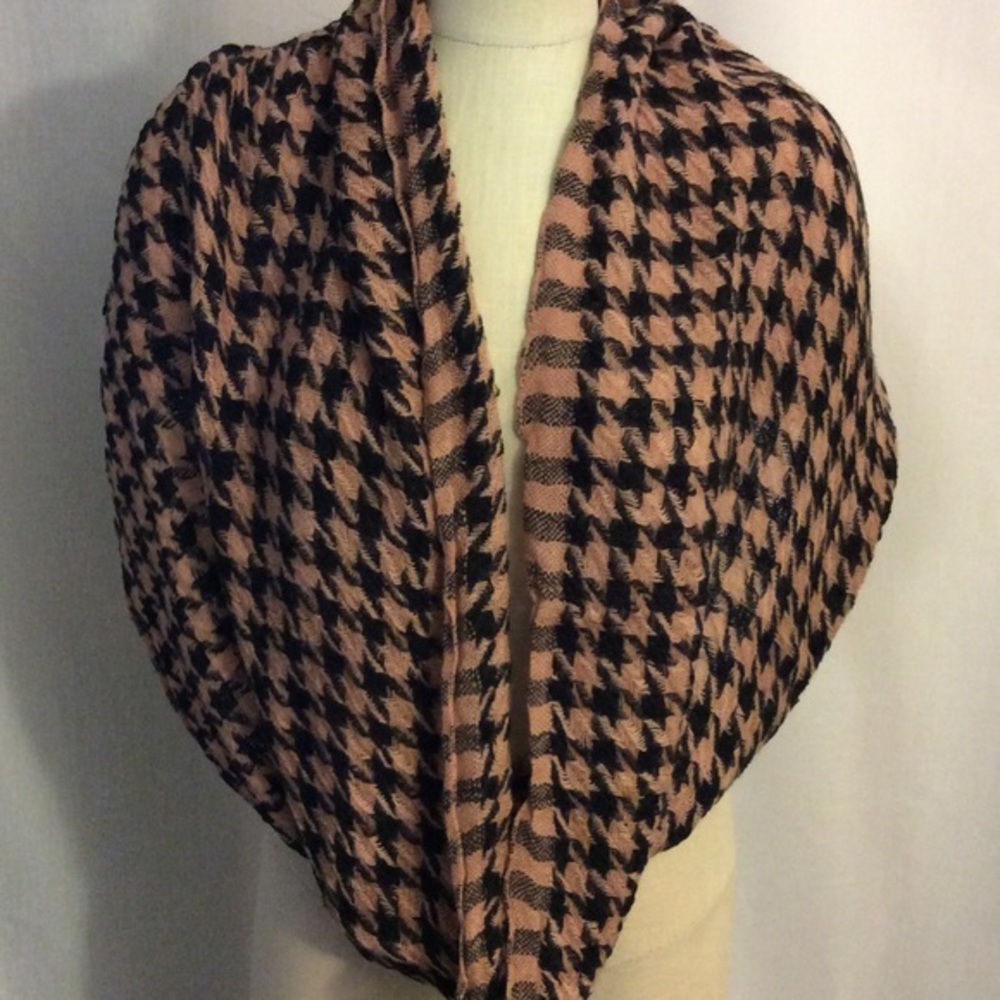 NWOT Pink Blush Check Infinity Scarf Great Gift